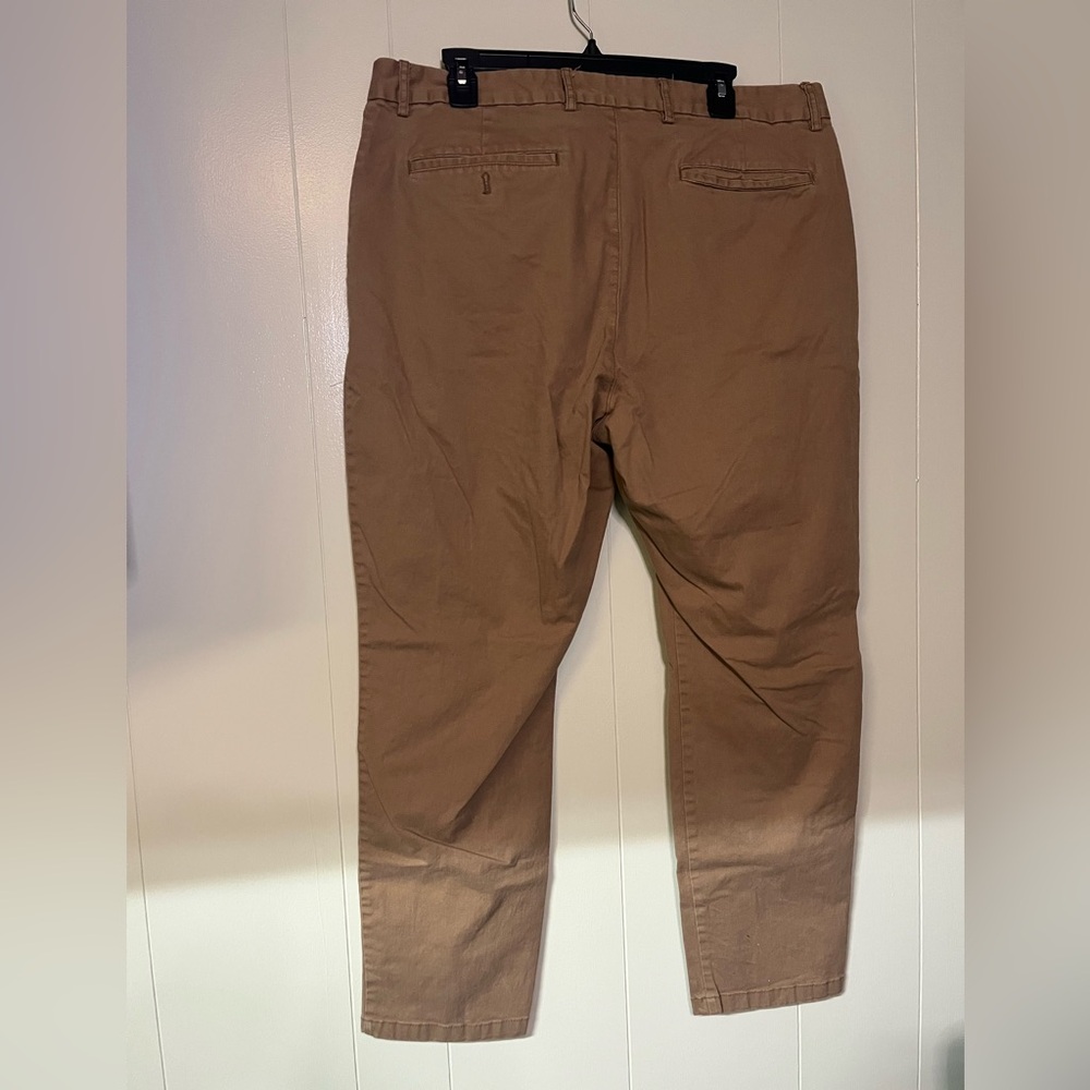 Men's Old Navy Athletic Built in Flex Khakis